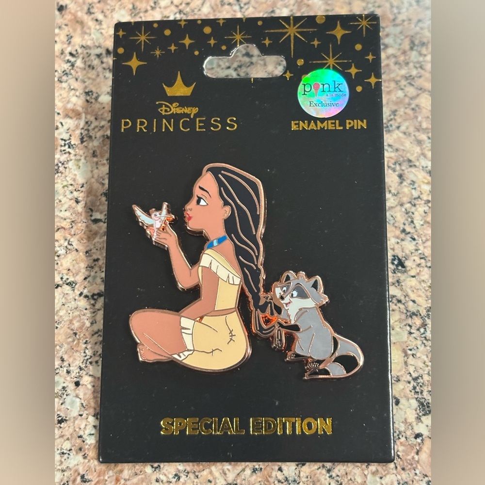 Disney Princess and Sidekicks Series Pocahontas Meeko and Flit 2.25" SE1000 New - Picture 2 of 4